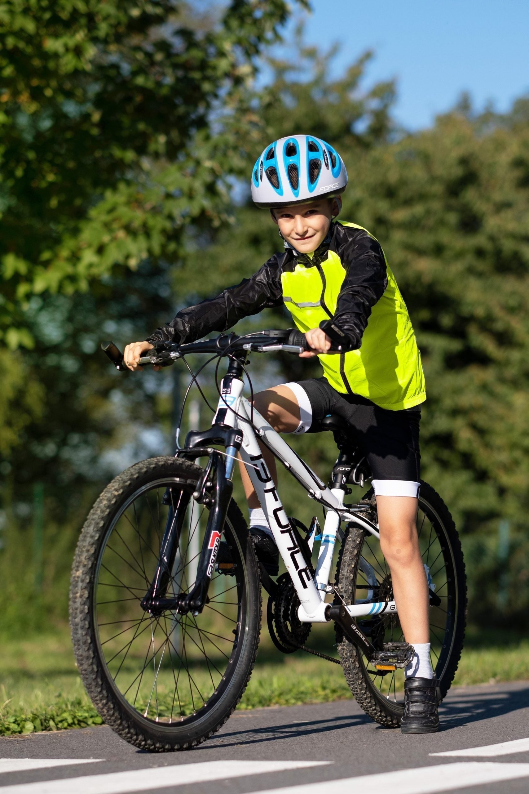 jacheta force windpro kid windproof fluo negru 128 140 2 scaled