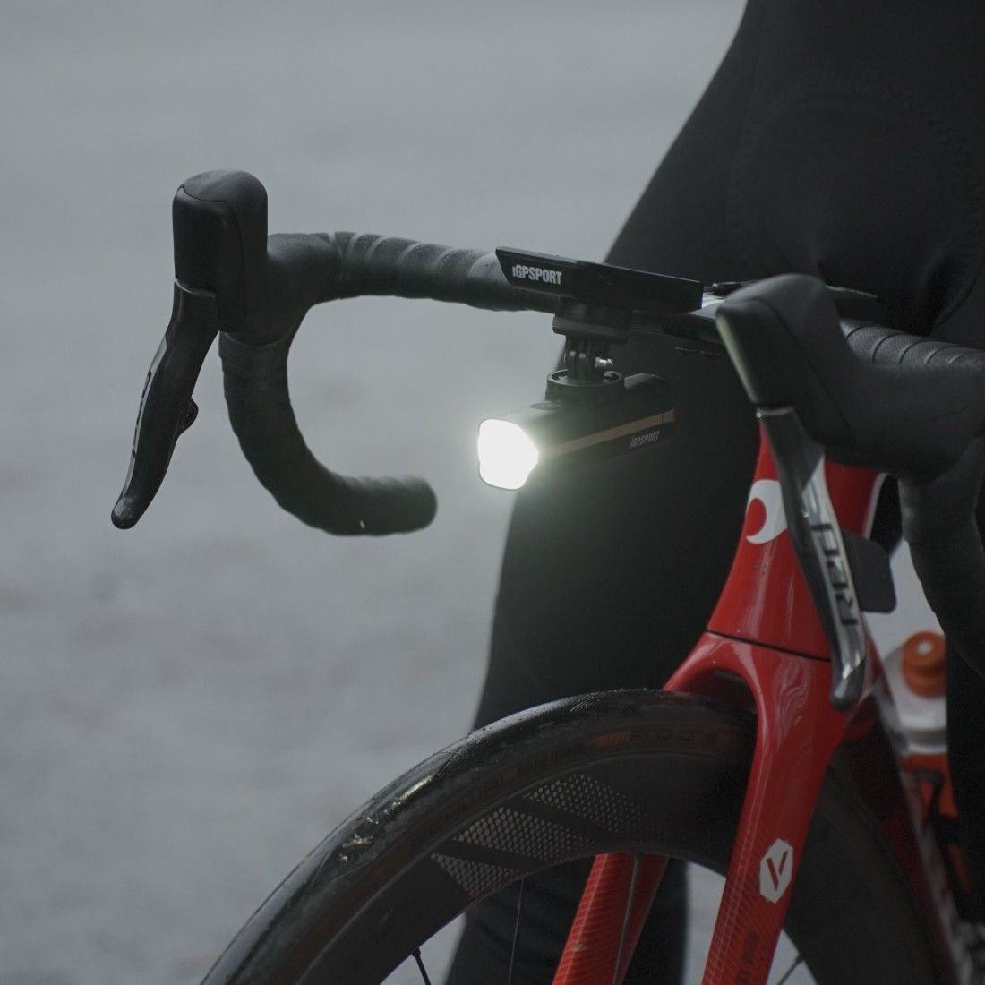 lumina fata igpsport smart front light vs1200 cu prindere m82 6