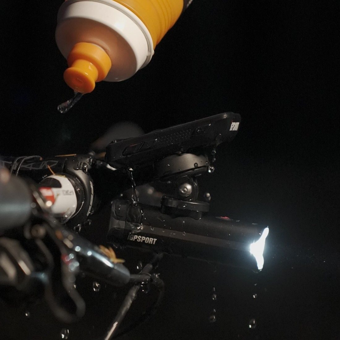 lumina fata igpsport smart front light vs1200 cu prindere m82 7