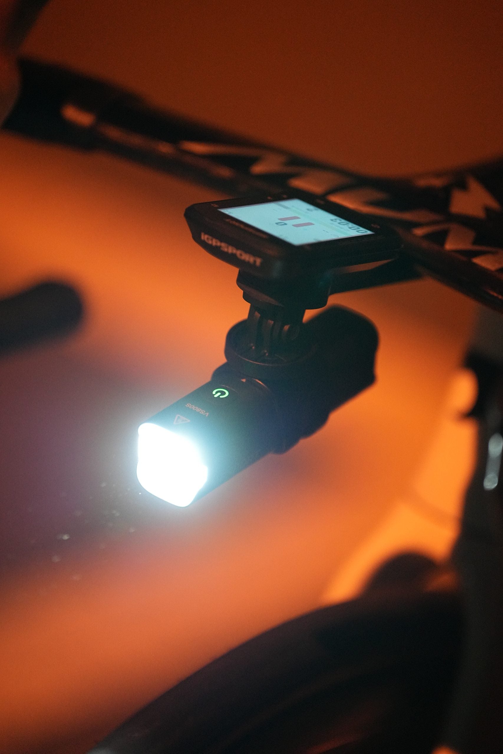 Lumina Fata iGPSPORT Smart Front Light VS800S