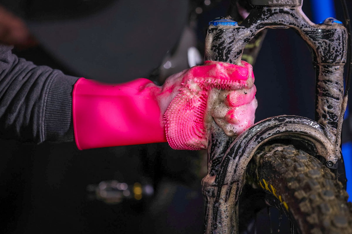 Manusi de curatare Muc-Off Deep Scrubber Pink XL