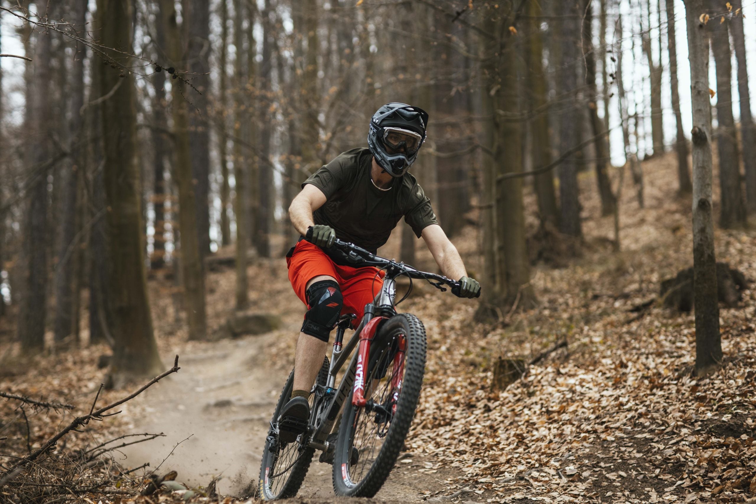 Pantaloni Force Blade MTB cu sub-pantaloni cu bazon rosu XXL