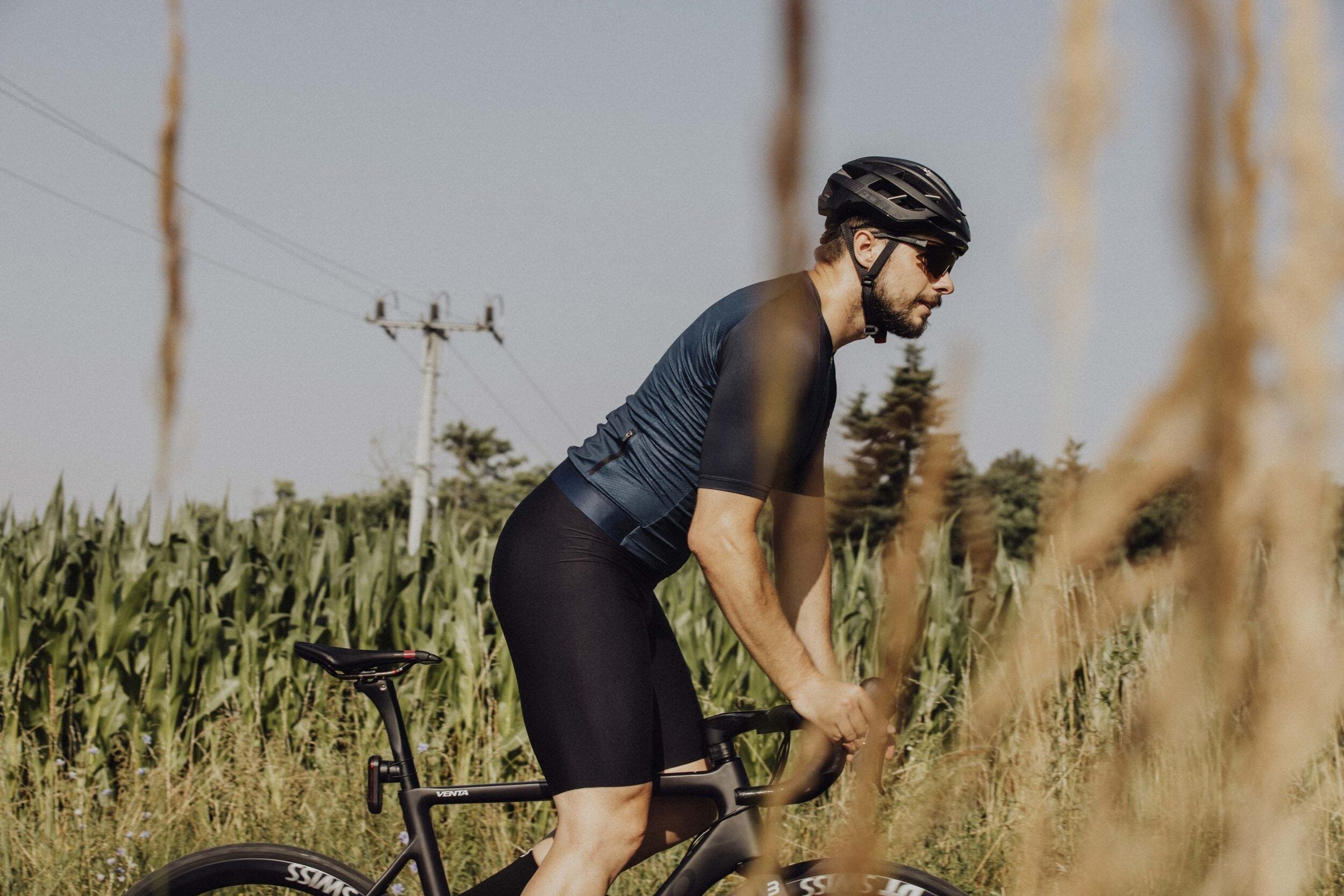 pantaloni scurti cu bazon si bretele force action negru m 4 scaled