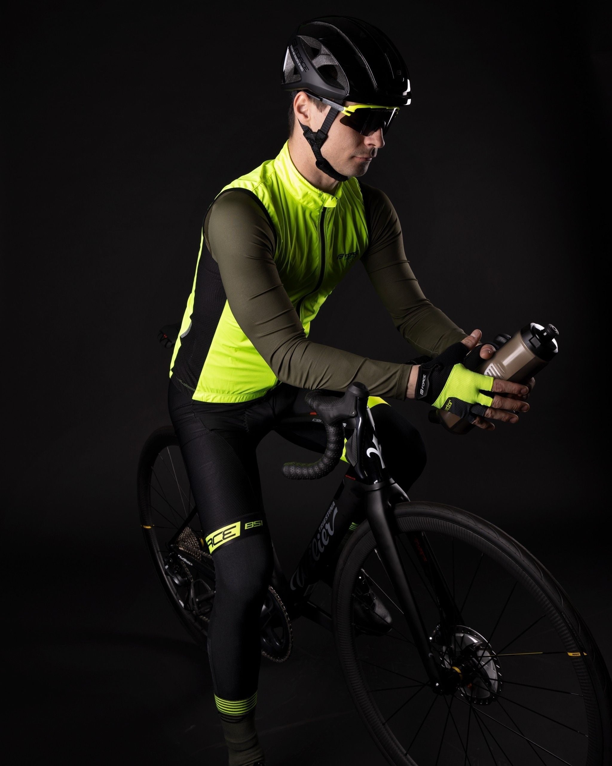pantaloni scurti cu bazon si bretele force b51 negru fluo xl 3