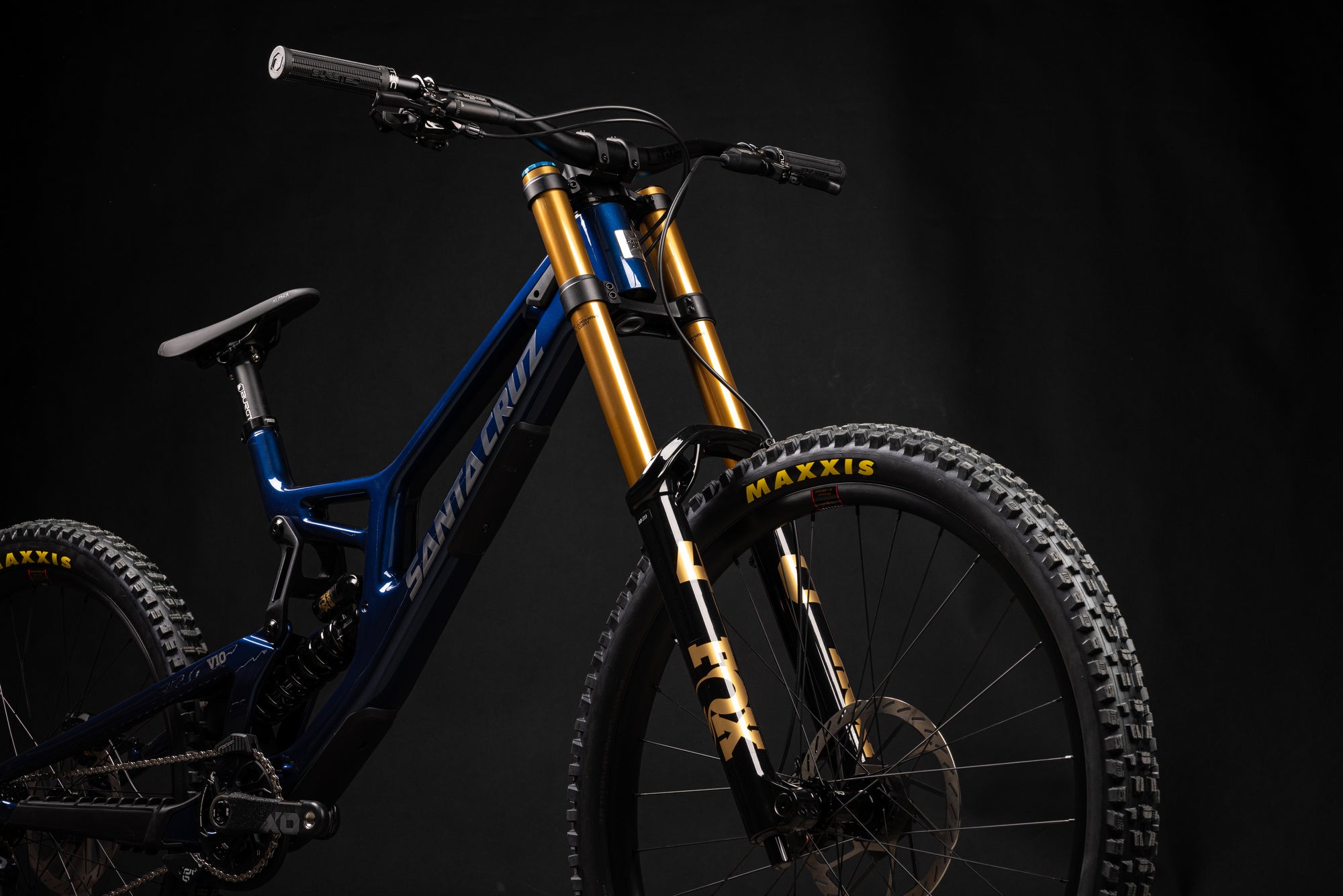 V10 CC - profil, furca FOX 40 Factory