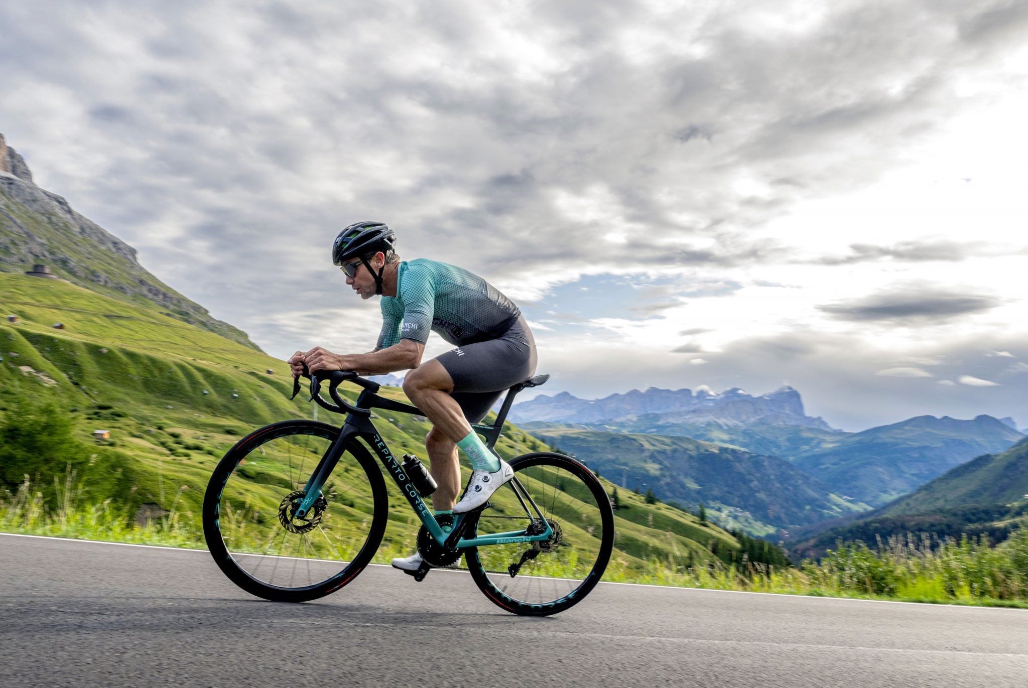 Bicicletă șosea BIANCHI Specialissima COMP 105 Di2 12sp