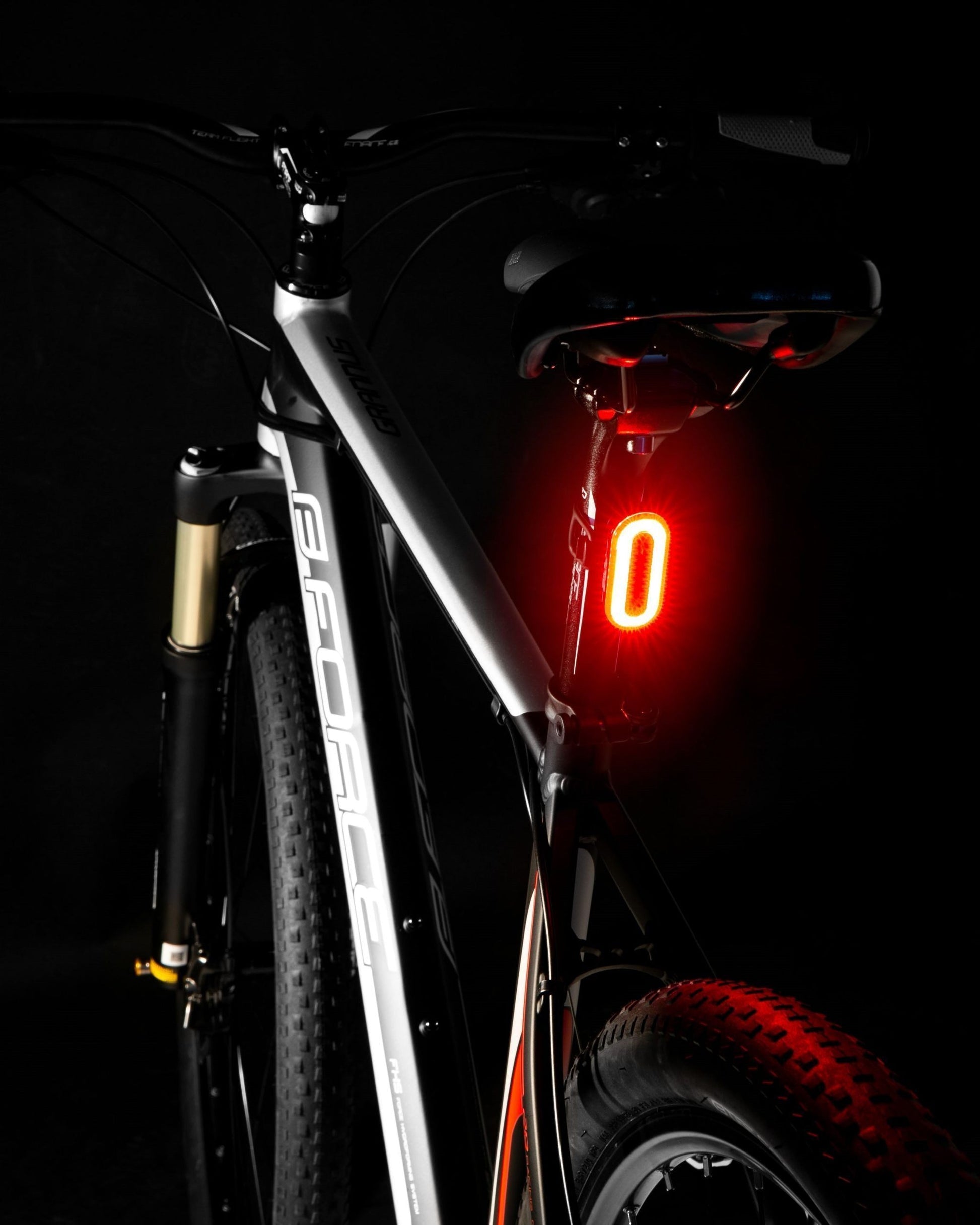 stop spate force arc 40lm 30 leduri usb 4 scaled