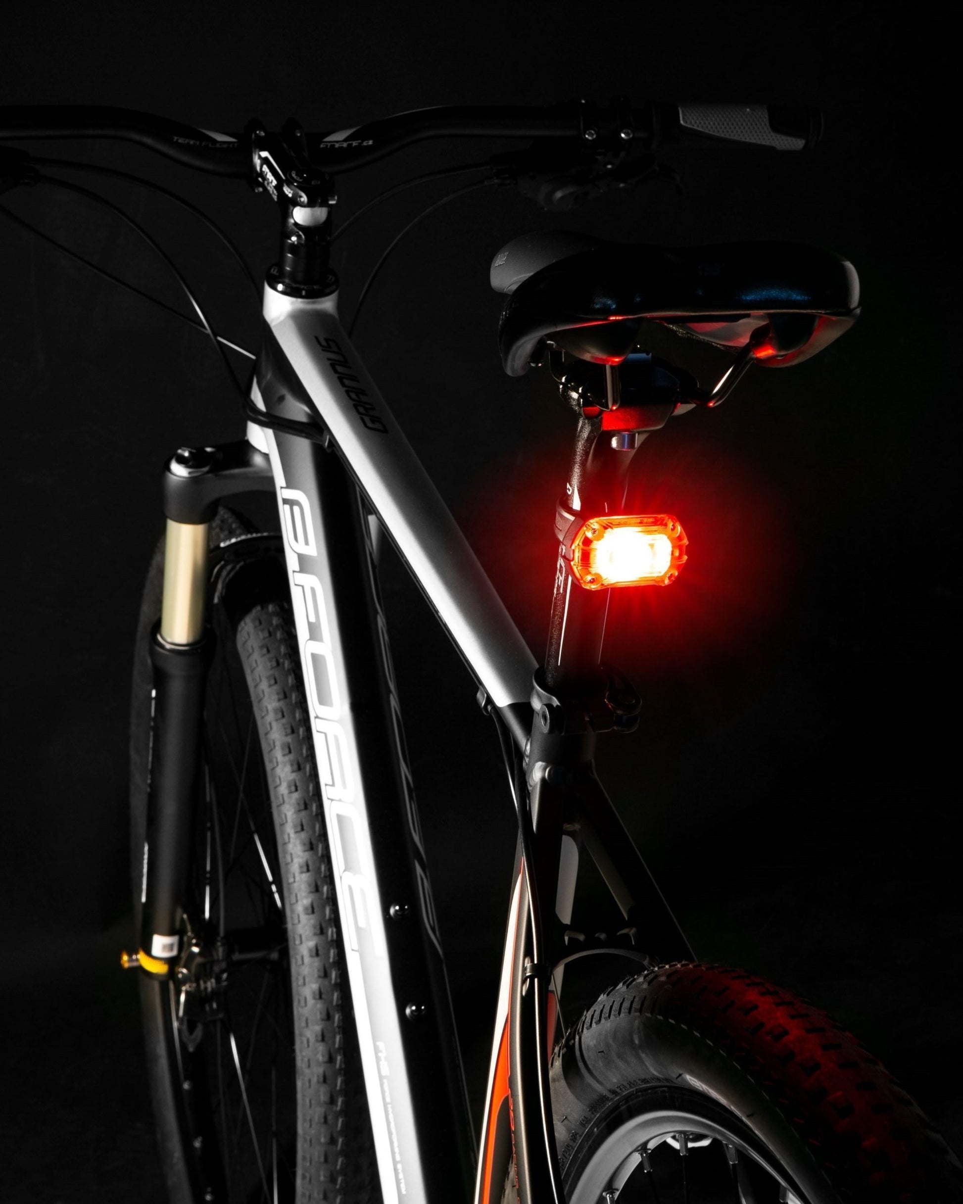 stop spate force ruby2 25lm 1x led usb 3 scaled