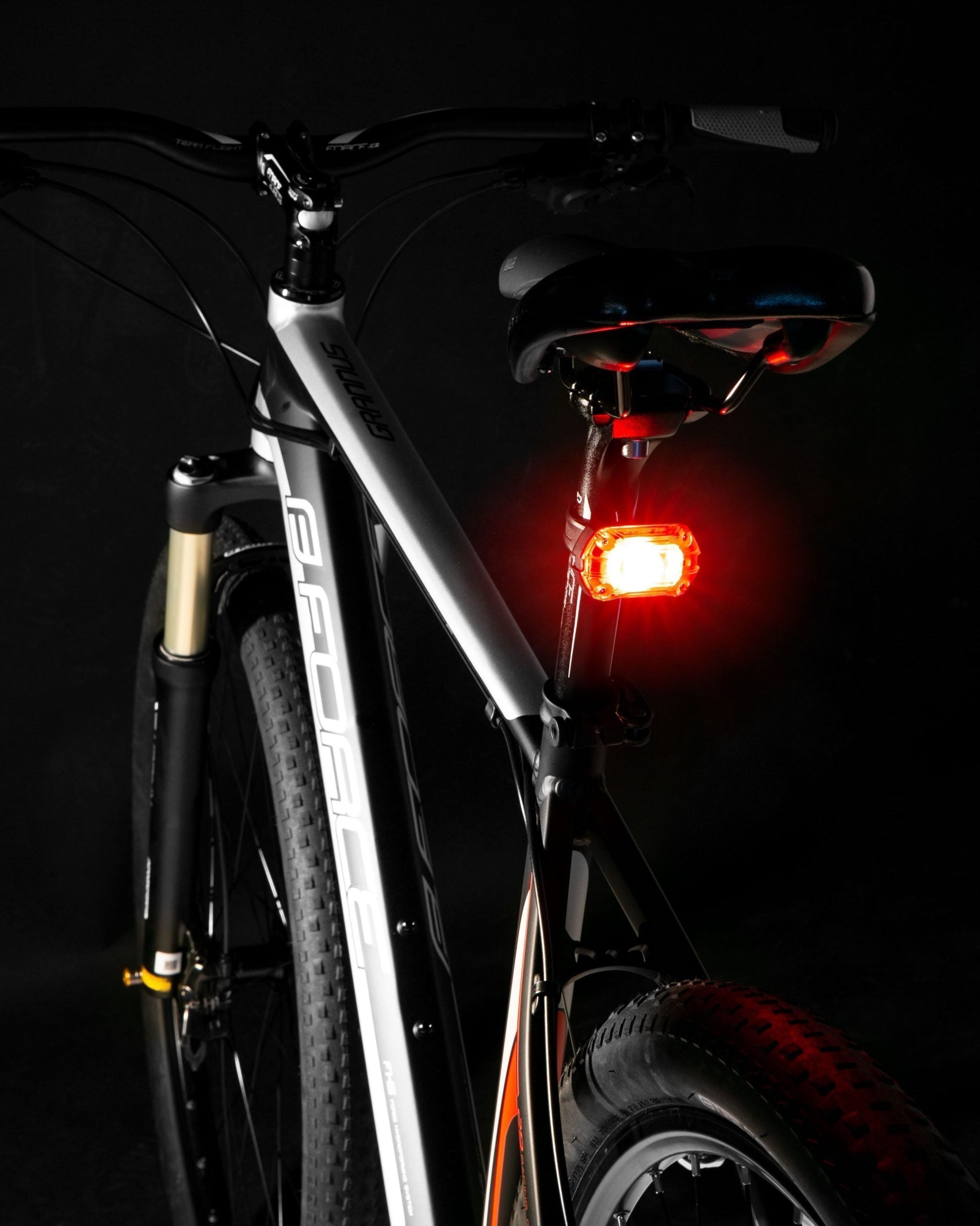 stop spate force ruby2 25lm 1x led usb 3 scaled