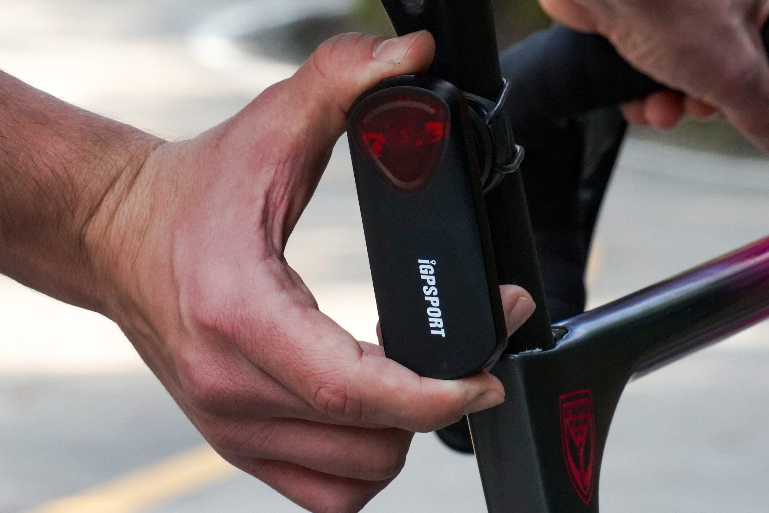 stop spate igpsport radar tail light sr30 10 scaled