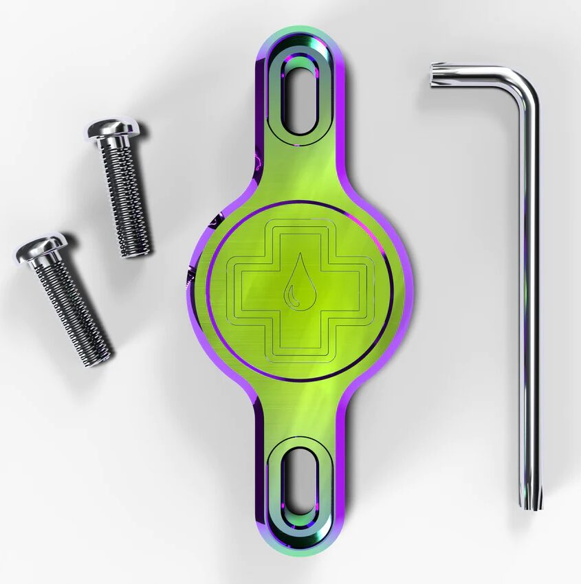 suport appleairtag pentru cadru muc off secure tag holder v2 iridescent