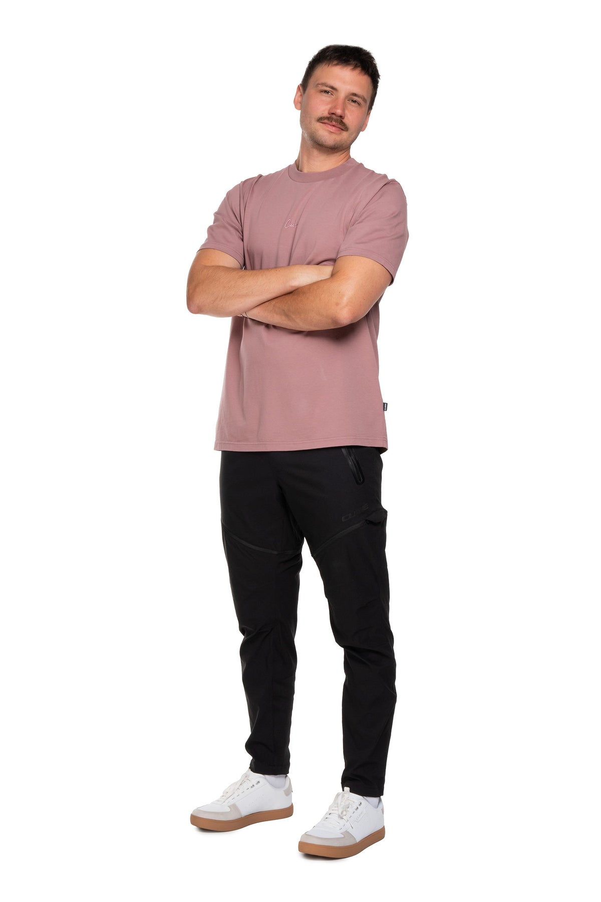 Tricou CUBE Organic T-shirt Script Gty Fit Washed Black pe model (184 cm, mărimea M) – față