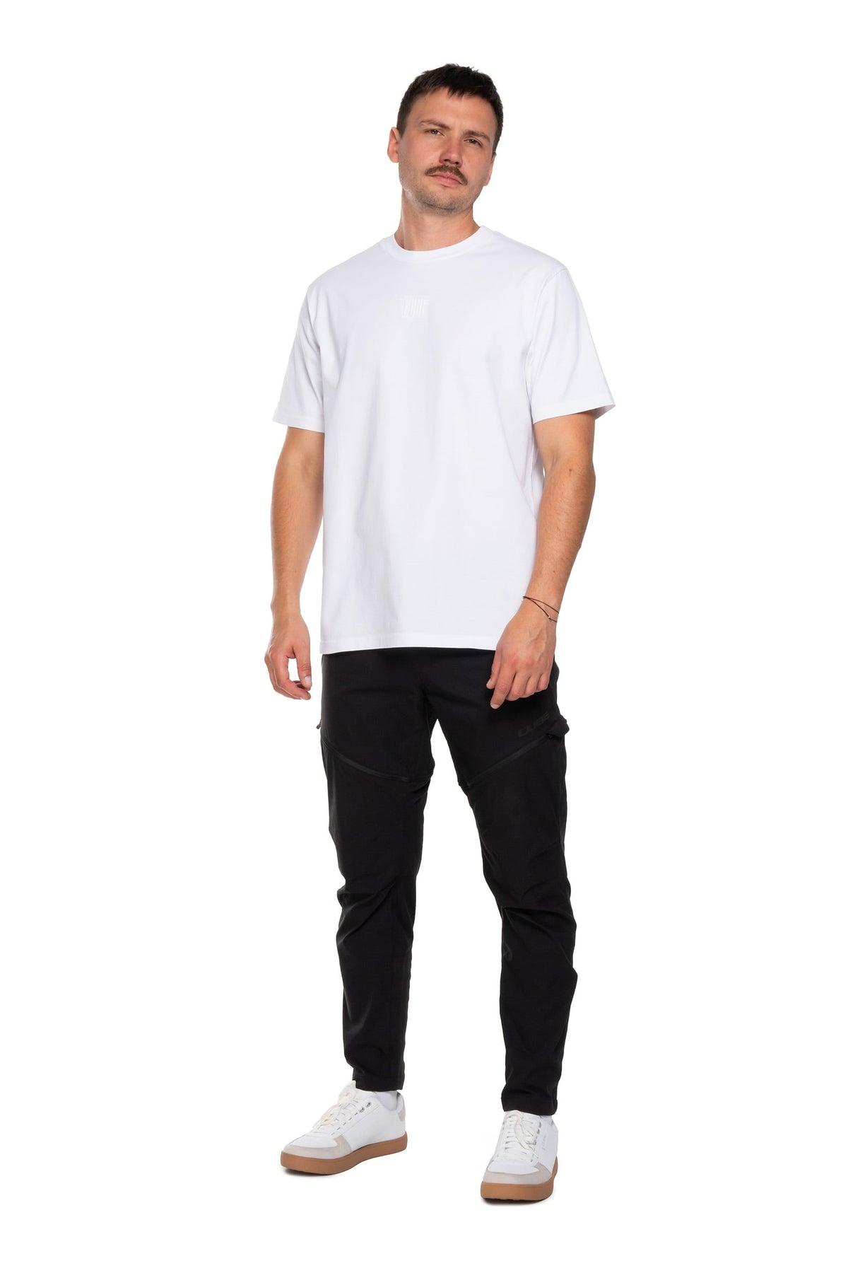 Tricou CUBE Organic T-shirt Embossed Gty Fit White pe model (184 cm, mărimea M) – față