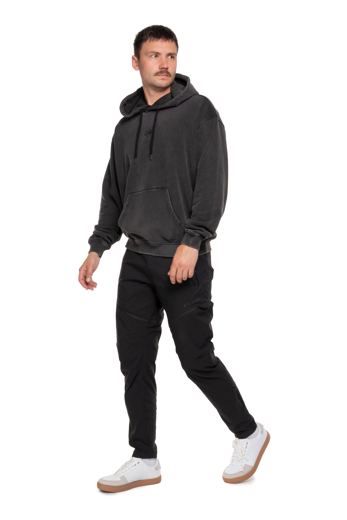 Hanorac CUBE Script Gty Fit Washed Grey pe model (184 cm, mărimea M) – față
