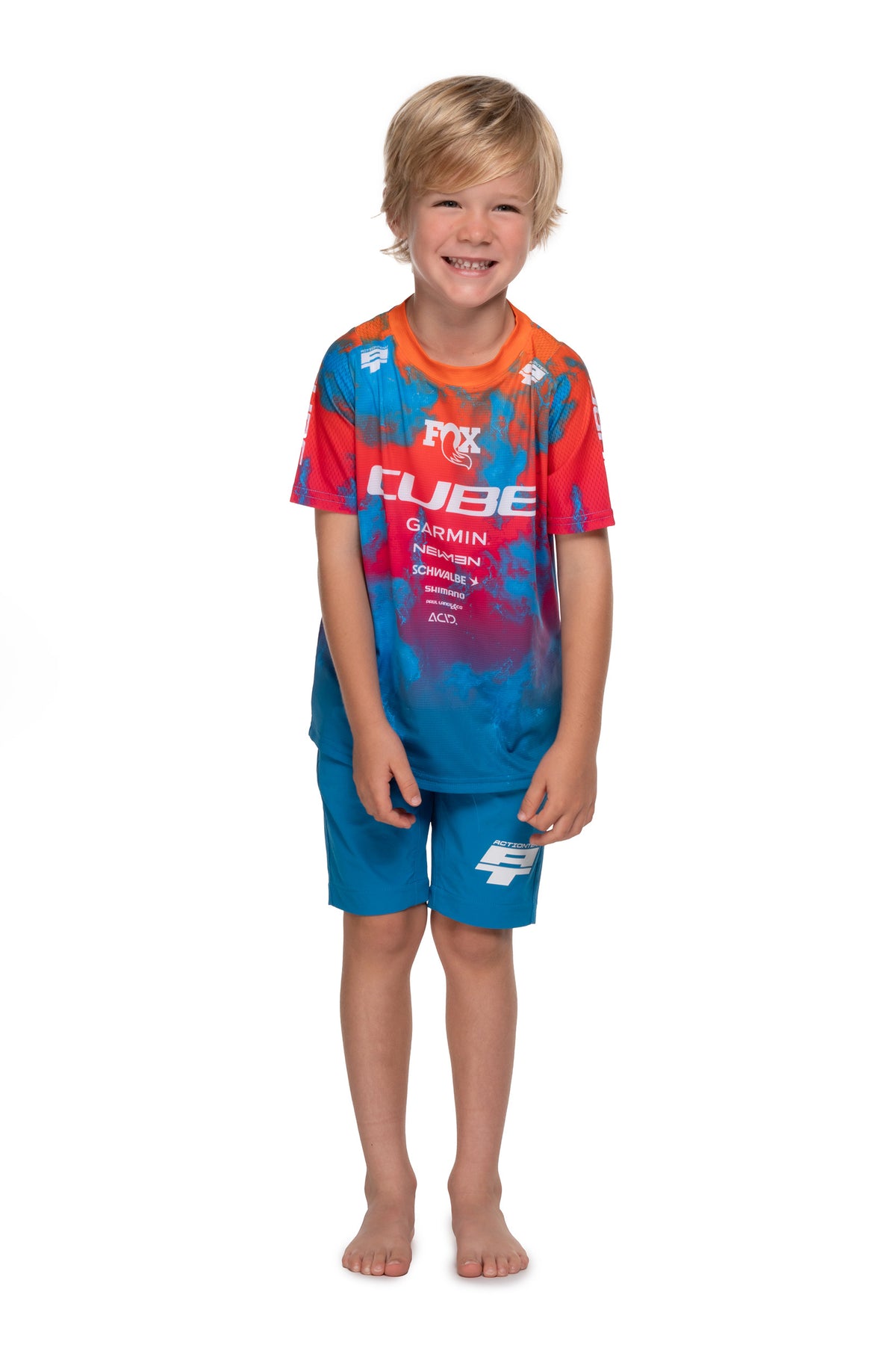 Tricou CUBE MTB Jersey Rookie x Actionteam S/S Black/Blue pe model – față