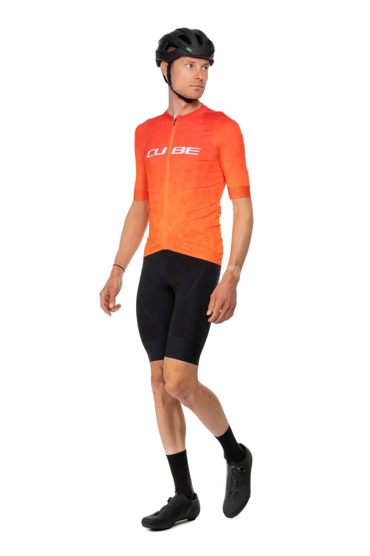 Tricou CUBE Road/XC S/S Green pe model (185 cm, mărimea M) – față
