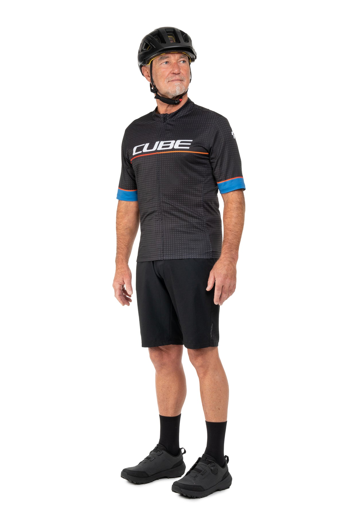Tricou CUBE CMPT Teamline S/S Black pe model (178 cm, mărimea M) – față