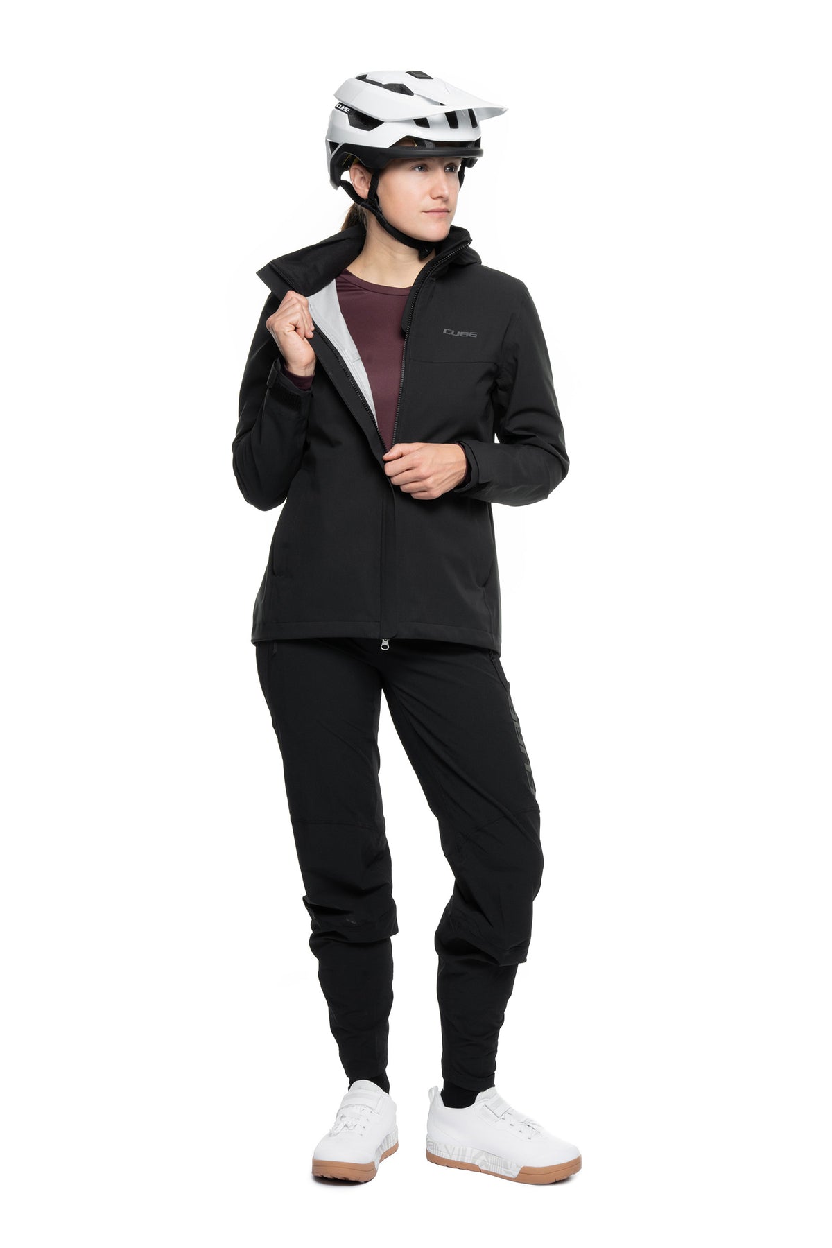Jachetă CUBE WS Rain CMPT Black pe model (168 cm, mărimea S) – față