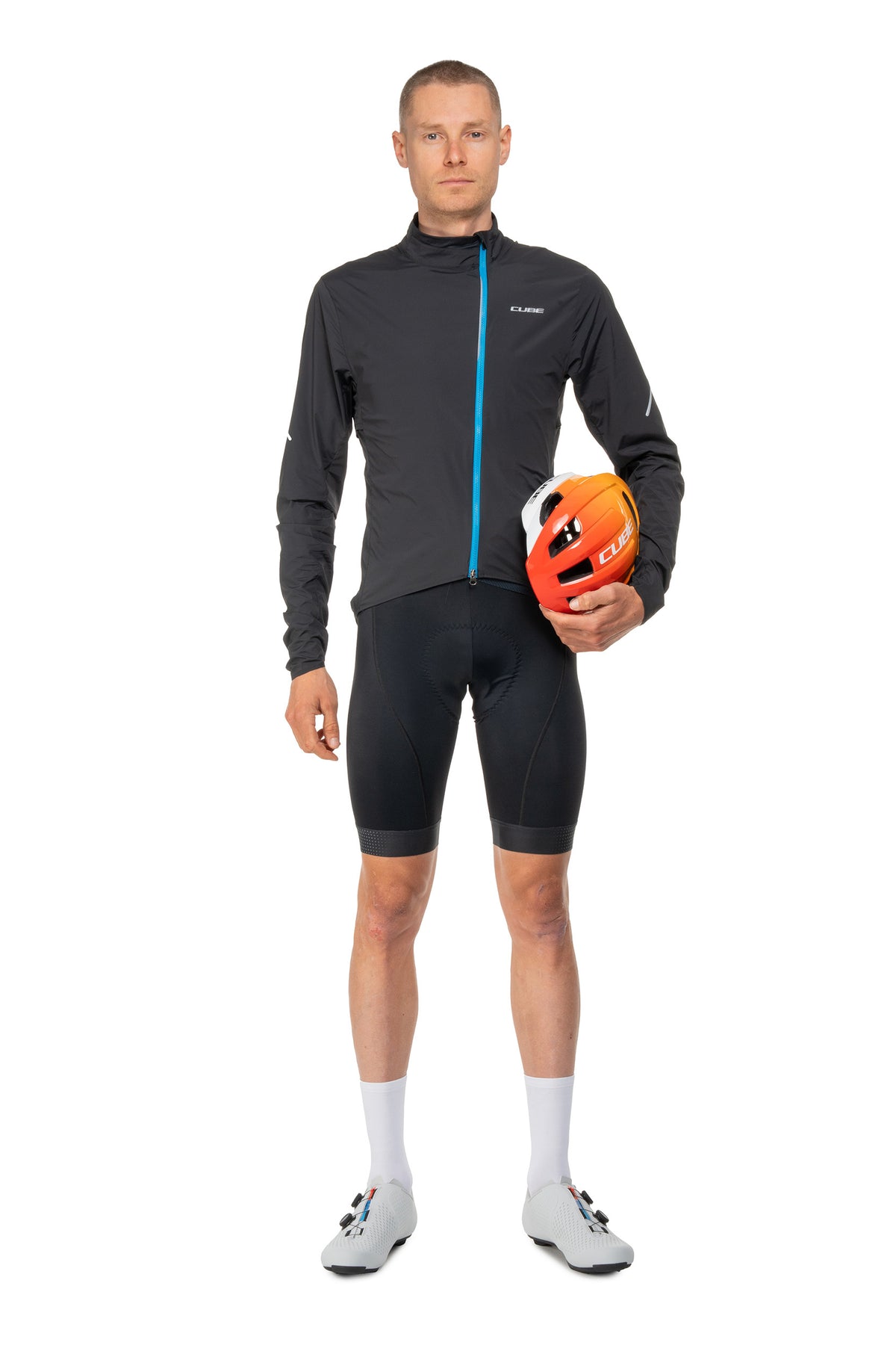 Jachetă CUBE Road/XC Wind Performance Black pe model (184 cm, mărimea M) – față