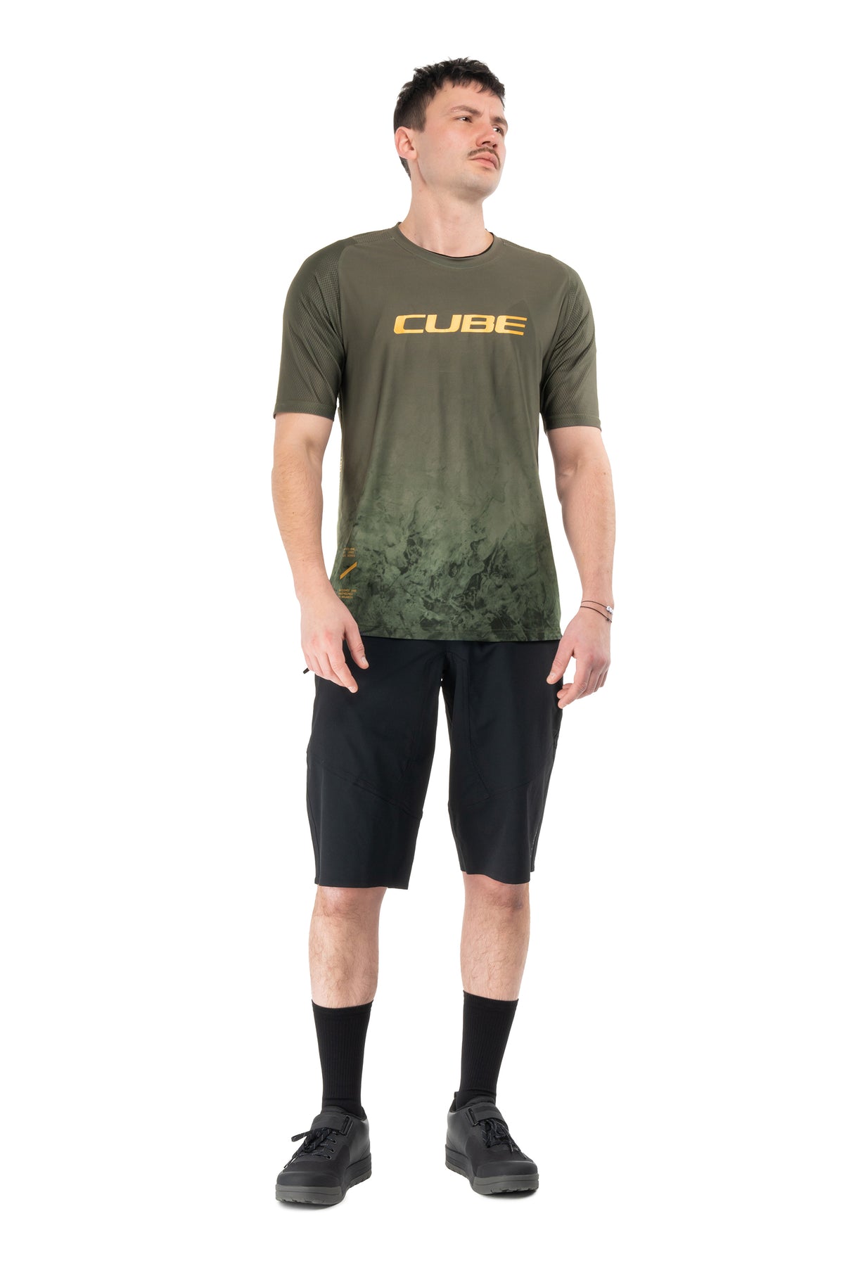 Pantaloni CUBE MTB Enduro Black pe model (185 cm, mărimea M) – față