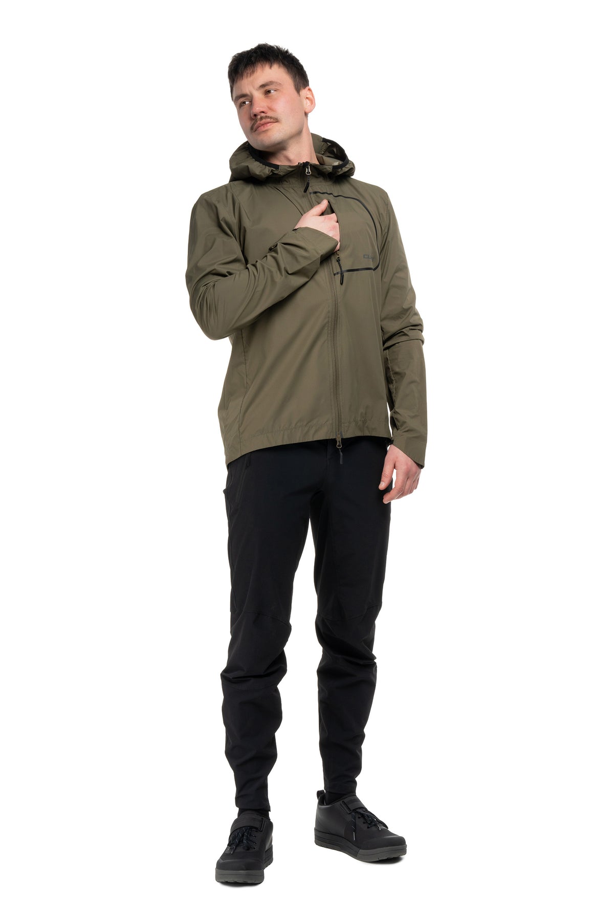Jachetă CUBE Vânt Olive pe model (184 cm, mărimea M) – față