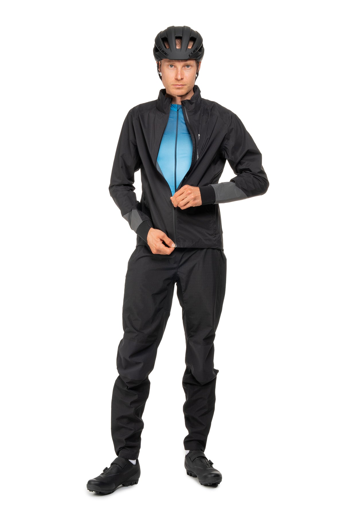 Pantaloni CUBE Road/XC Rain Black pe model (184 cm, mărimea M) – față