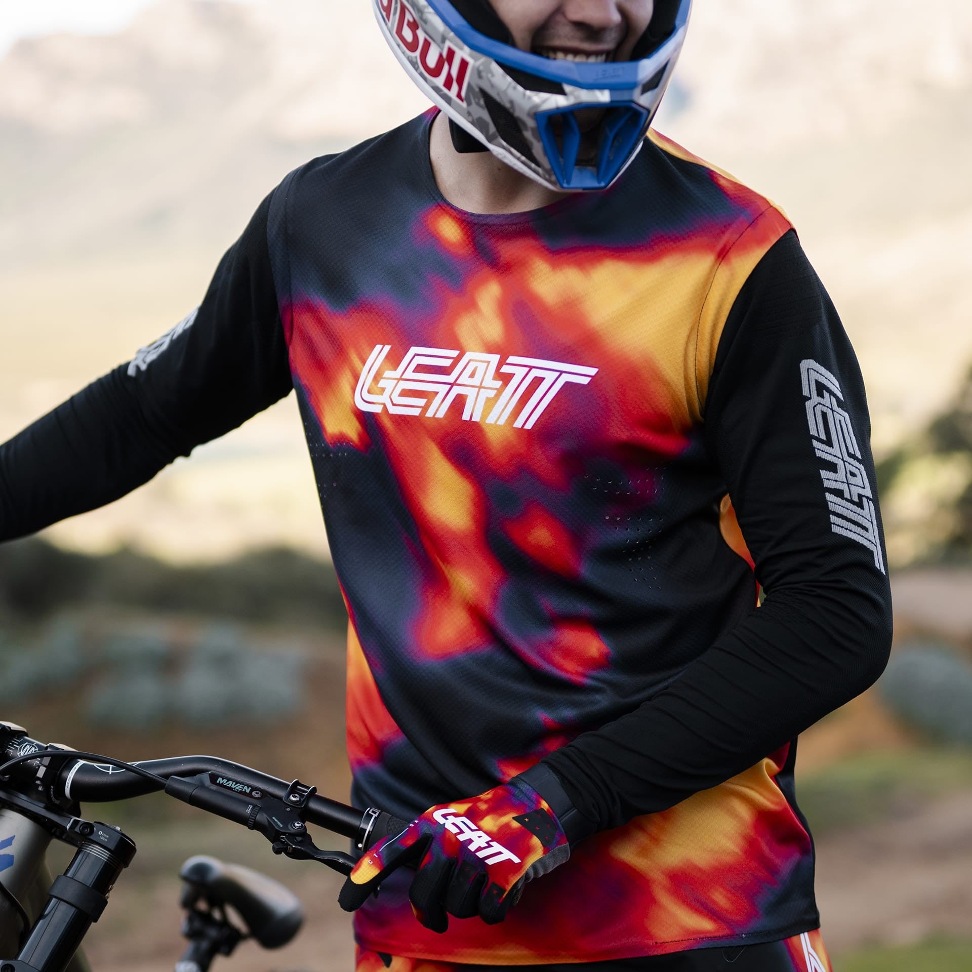 Tricou Leatt MTB Gravity 8.0 Heatmap Red M